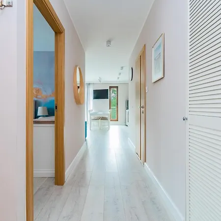 Apartment Marine 450m Od Plazy Stegna (Pomerania)